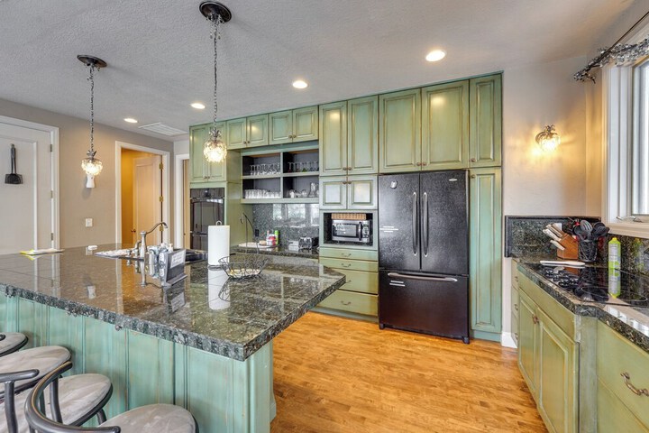 Hot Tub & Snake River Views at Twin Falls Home