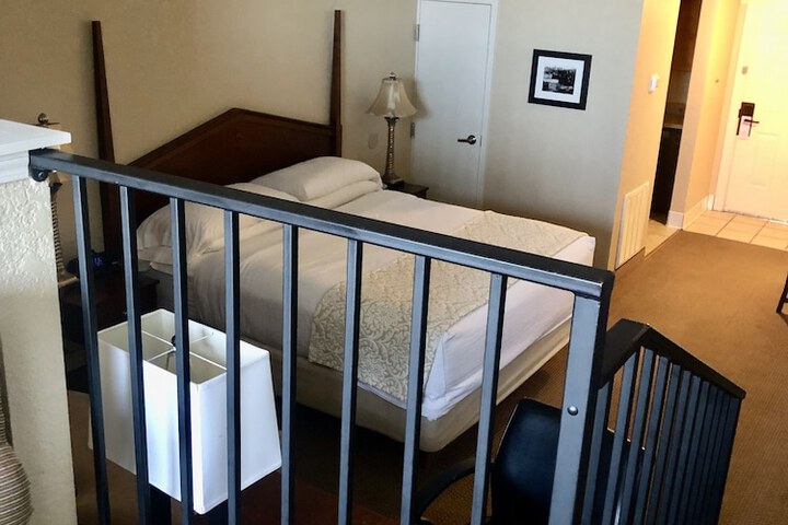 Room 26 of 42