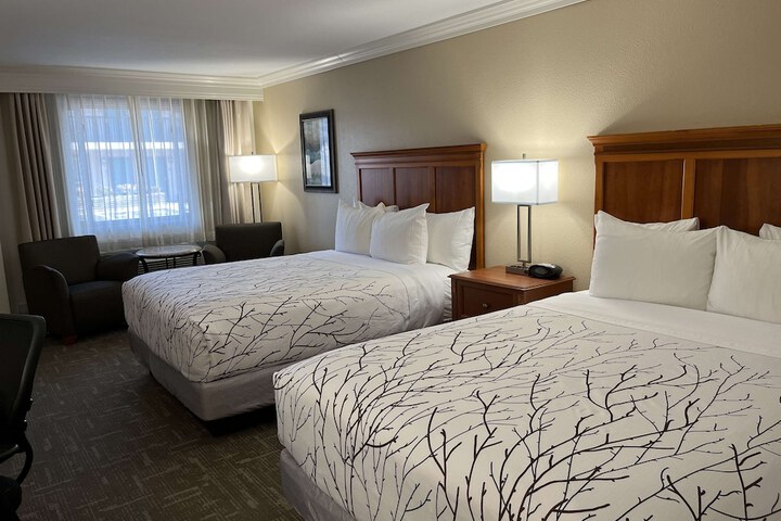 Room 48 of 62