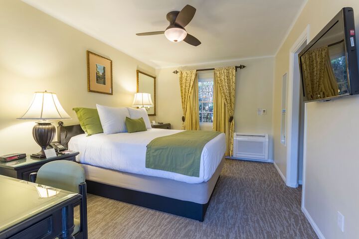 Room 17 of 35