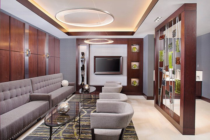 Lounge 48 of 59