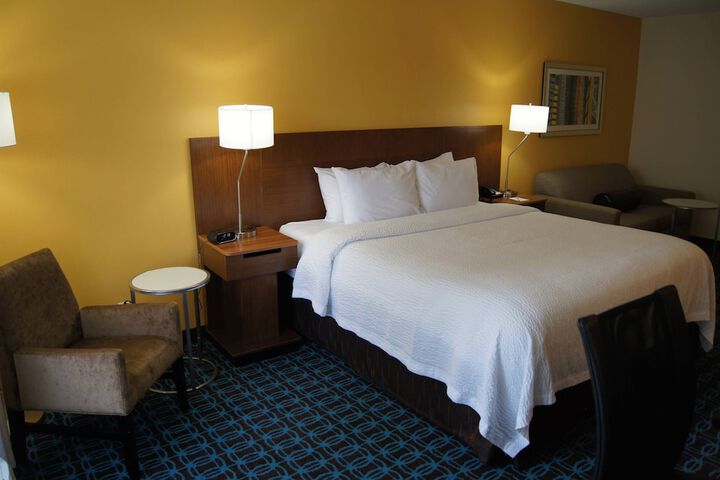 Room 14 of 26