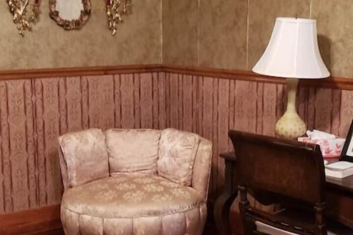 Room 16 of 27