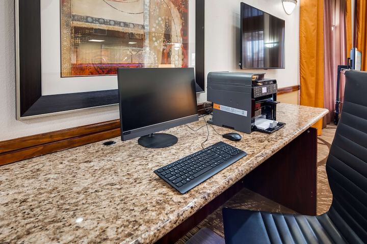Business Center 29 of 29