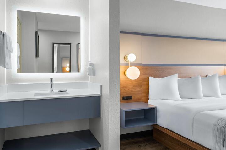 AmericInn by Wyndham Urbana / Champaign University Area