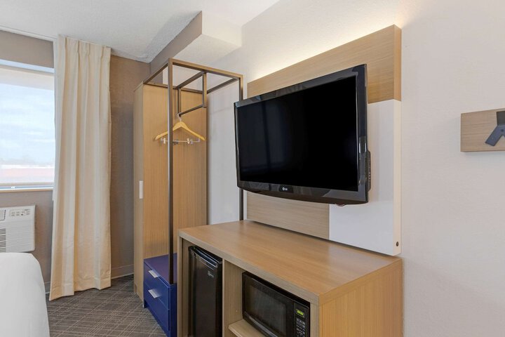 Room 20 of 34