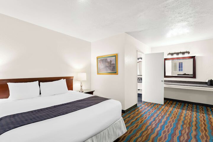 Room 28 of 50