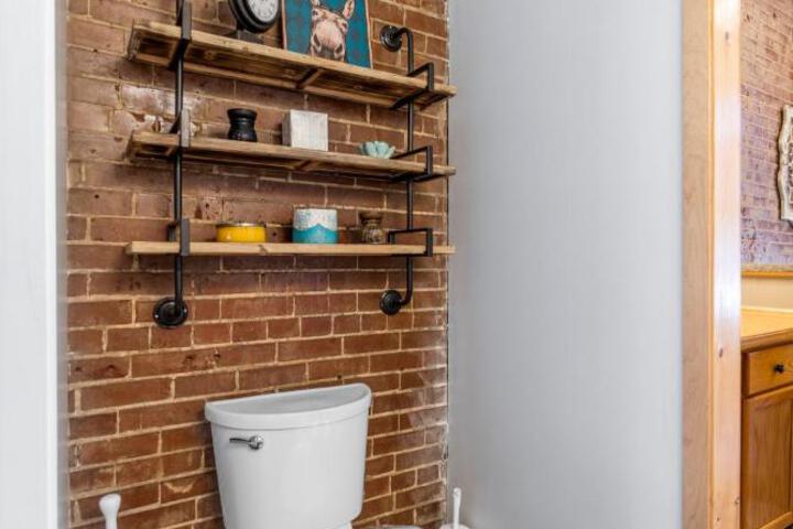 Downtown Loft Amazing Bath Tub & Shower #9
