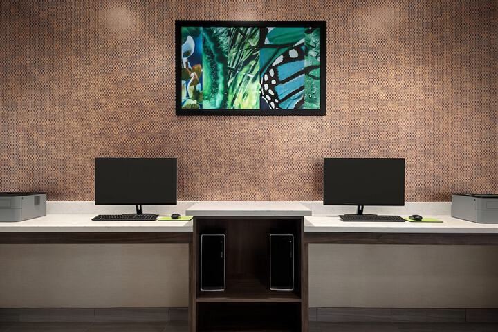 Business Center 31 of 31