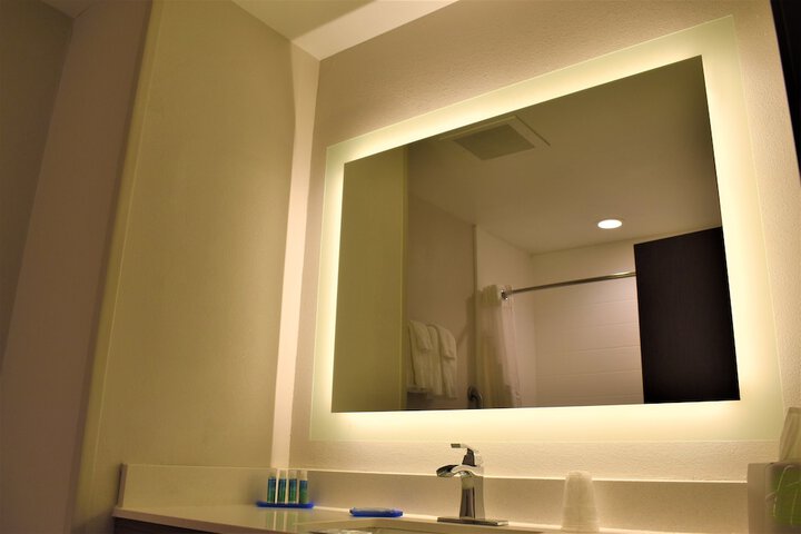 Holiday Inn Express & Suites Sedalia by IHG