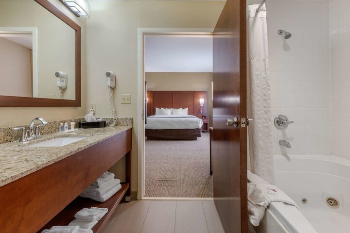 Room 12 of 50