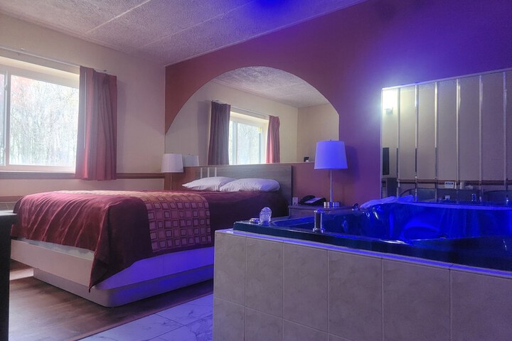 Room 9 of 30