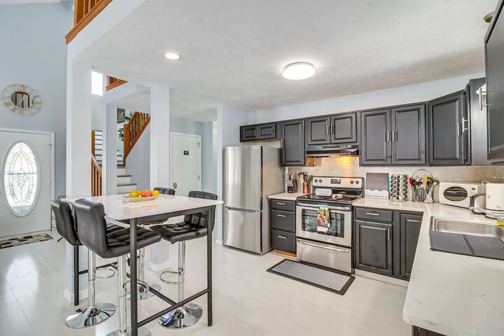 Long Pond Home w / Private Hot Tub & Game Room