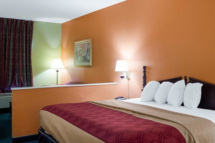 Econo Lodge Canton I-55