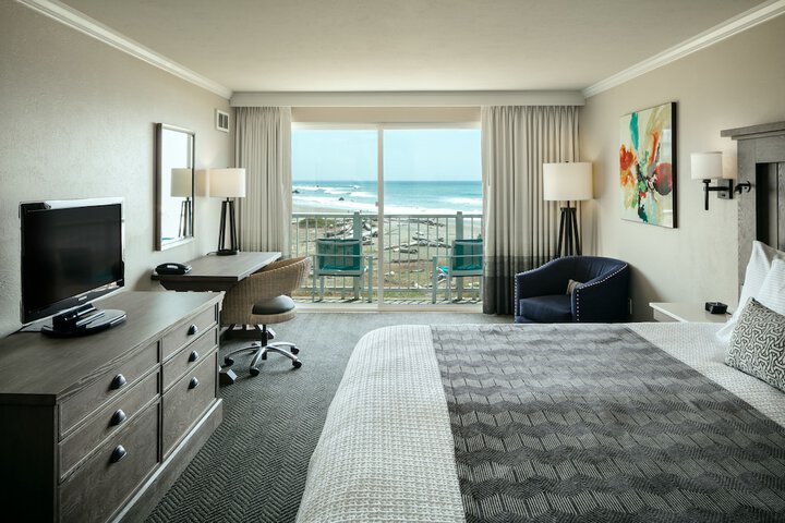 Room 28 of 46
