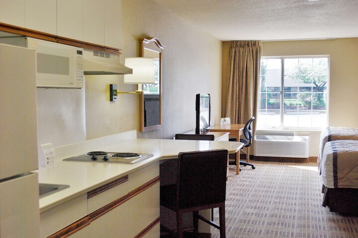 Room 16 of 31