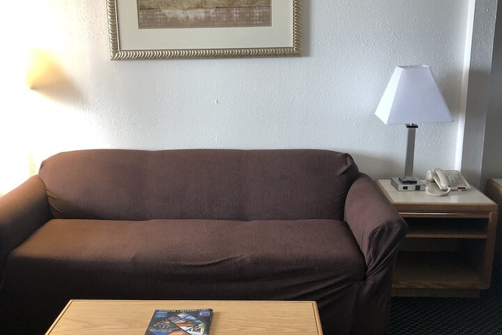 Four Winds Motel