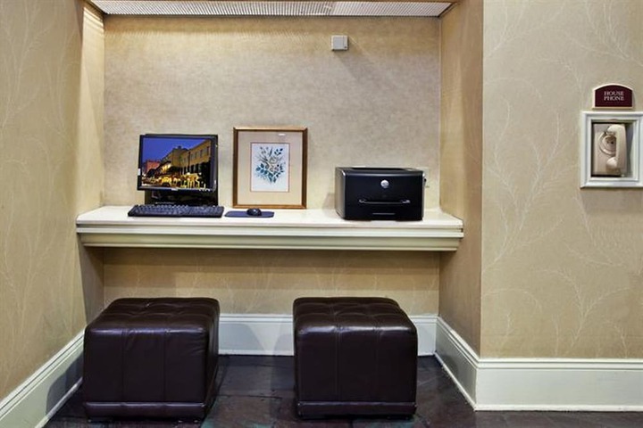 Business Center 39 of 39