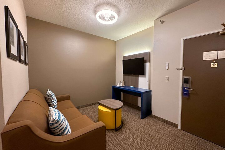 Room 12 of 14