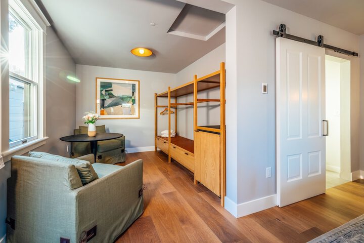 Room 21 of 90