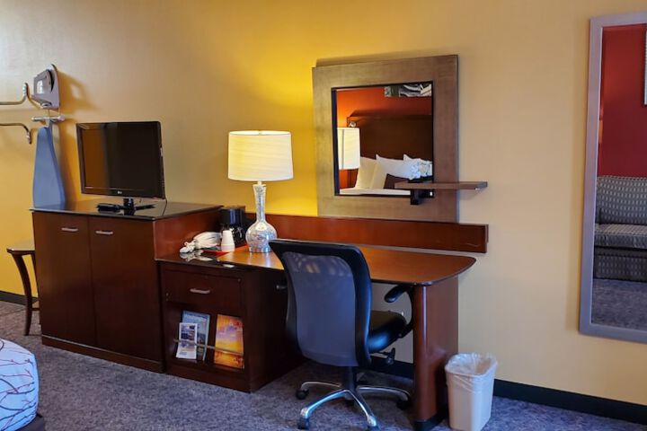 Room 11 of 36