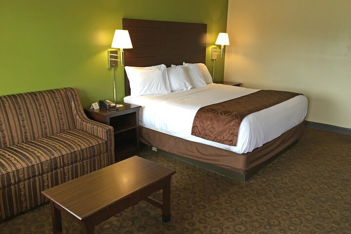 Room 8 of 14