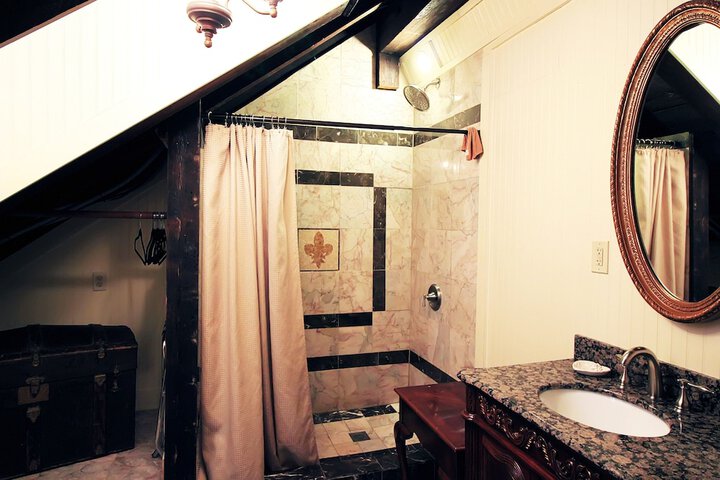 Room 43 of 79