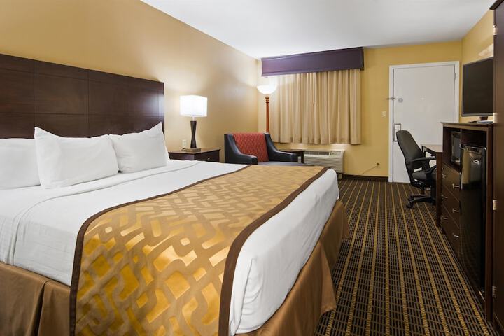 Room 11 of 20