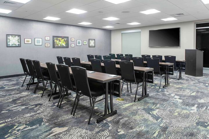 Homewood Suites by Hilton Lansing Eastwood