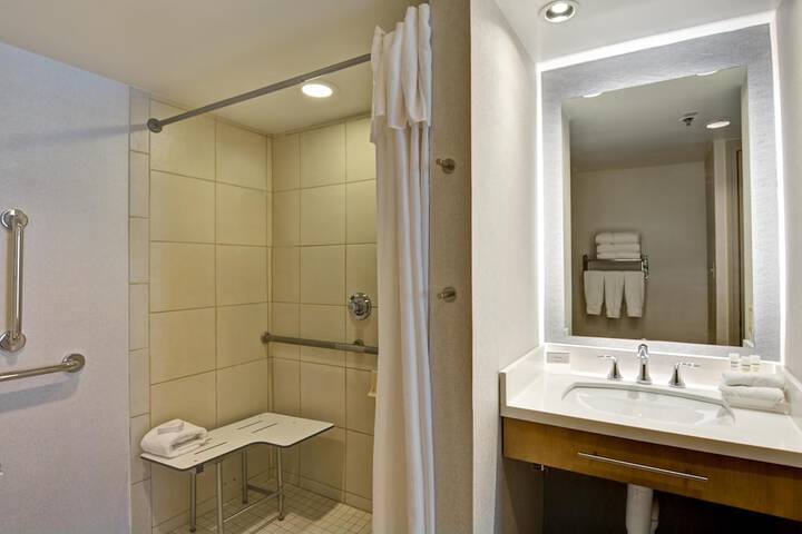 Homewood Suites by Hilton Windsor Locks Hartford
