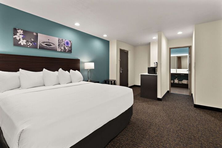 Room 45 of 77