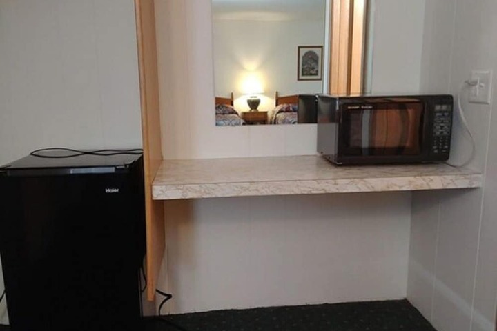 Room 12 of 18