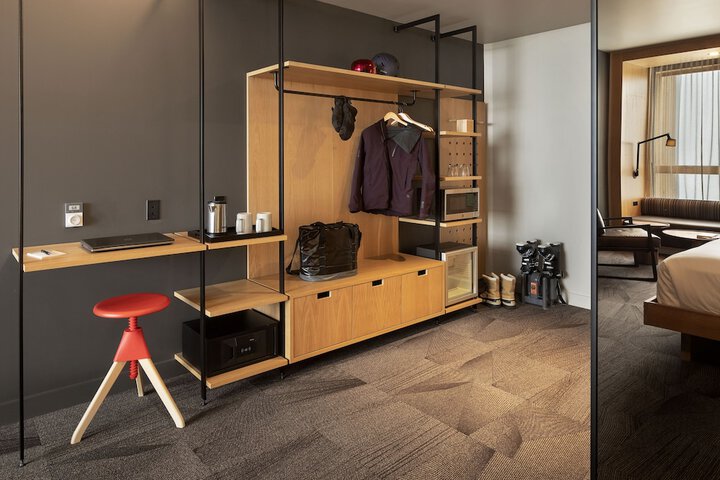 Room 16 of 34
