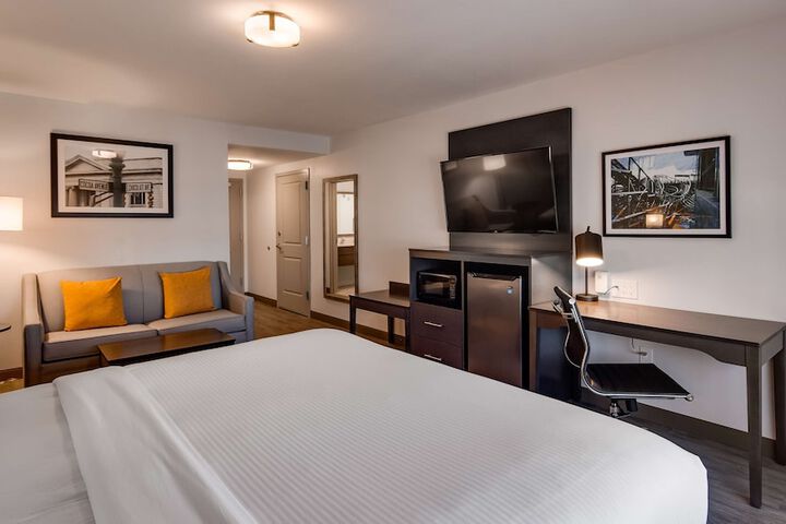 Room 15 of 48