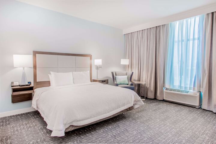 Hampton Inn & Suites Panama City Beach-Beachfront
