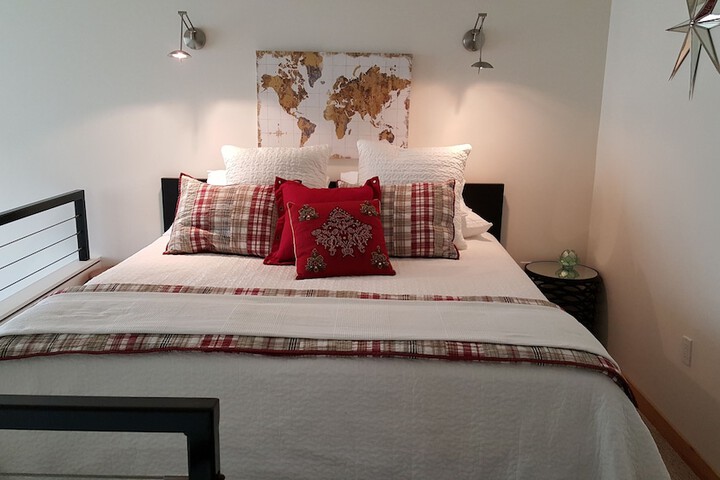 Room 17 of 27
