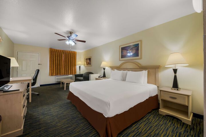 Room 32 of 38