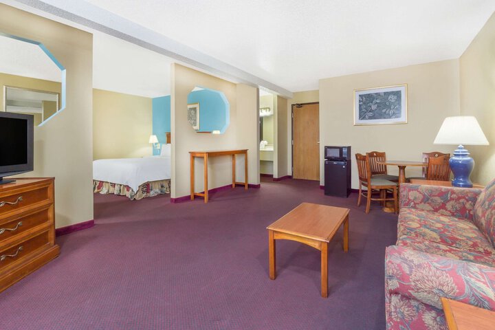 Room 21 of 25