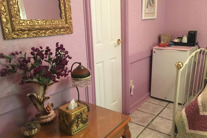 Shady Lady Bed & Breakfast