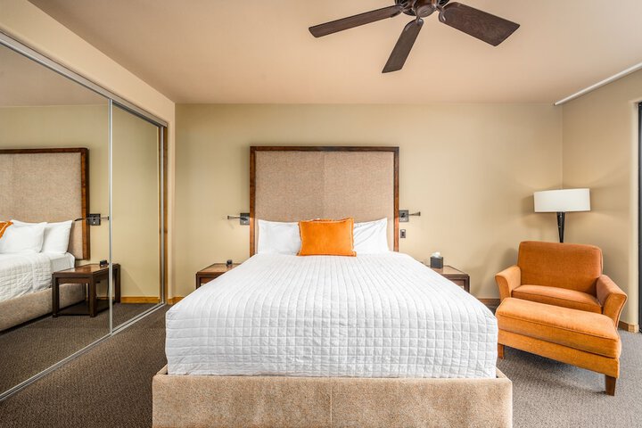 Room 35 of 106
