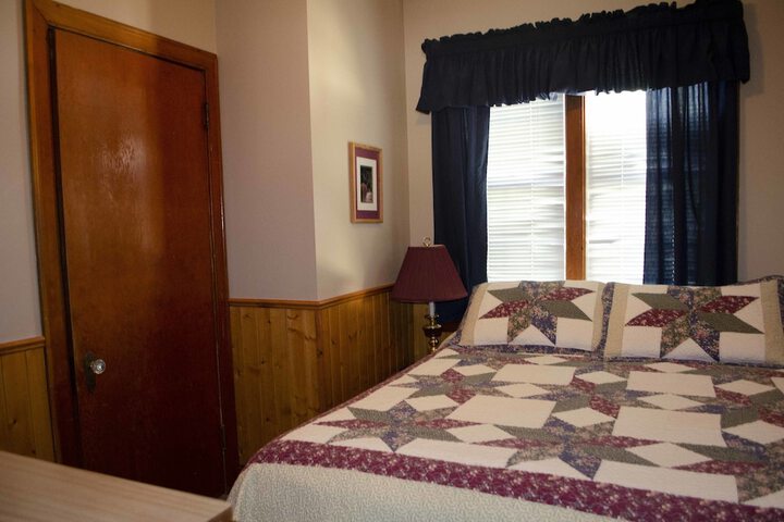 Crandell Mountain Lodge