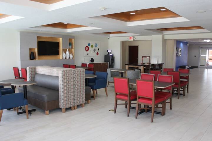 Holiday Inn Express Hotel & Suites Orlando South-Davenport by IHG