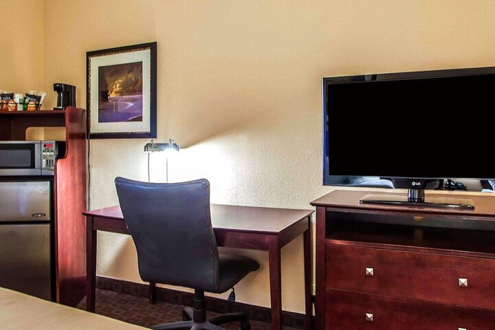 Quality Inn & Suites Peoria North