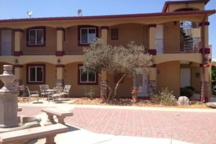 Dream Manor Inn