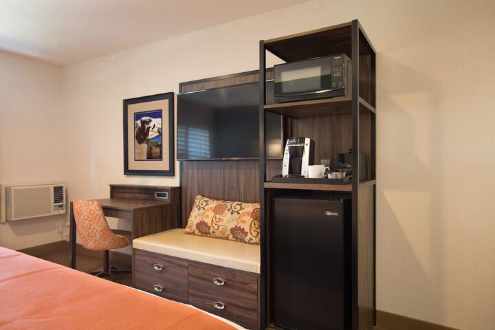 Room 21 of 27