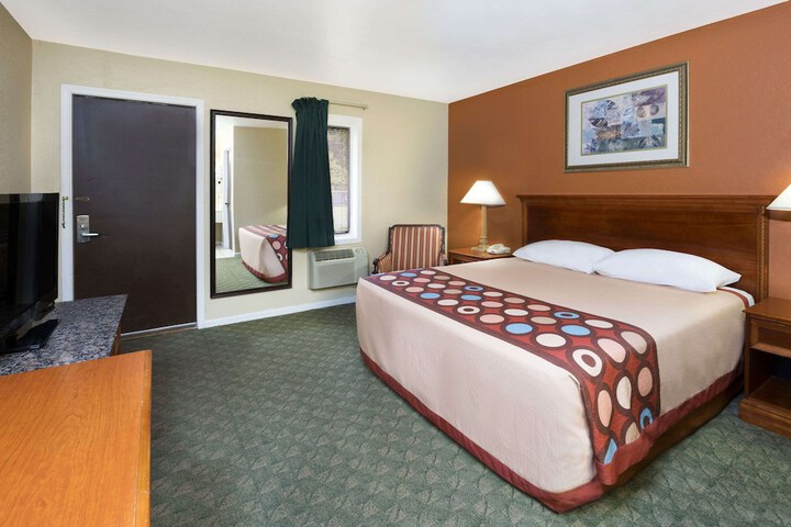 Room 16 of 23