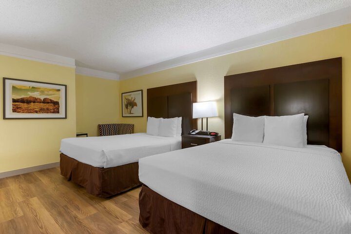 Room 14 of 28