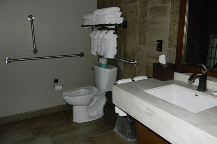 Room 35 of 124