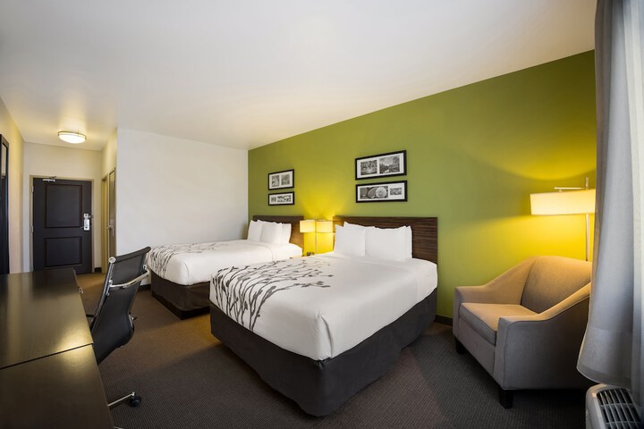 Room 21 of 34