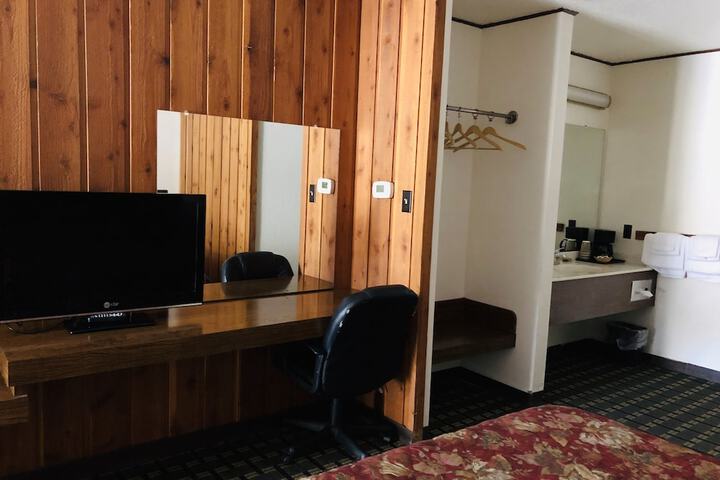 Room 18 of 31